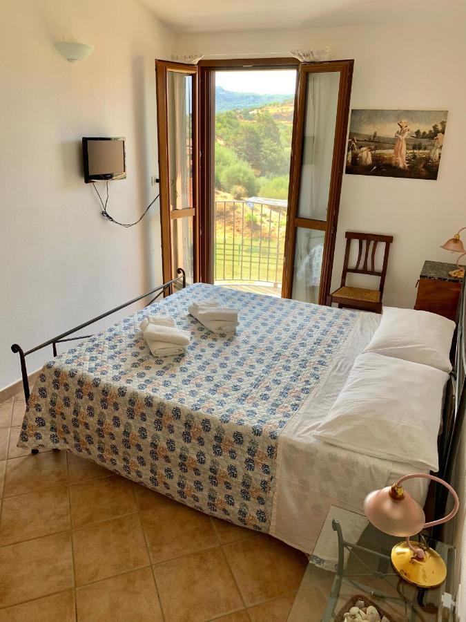 La Finestra Sul Castello Apartamento Bosa Exterior foto